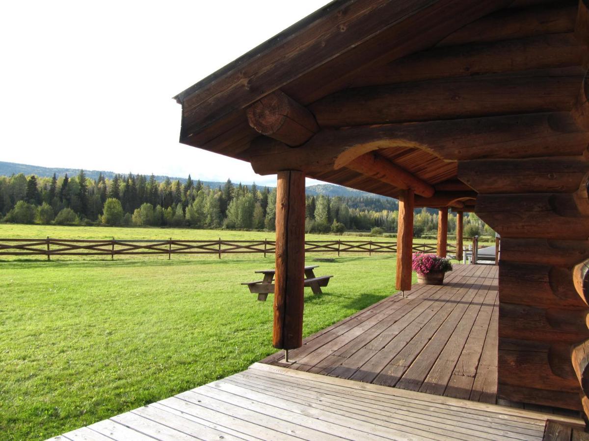 Wells Gray Guest Ranch Hotel Clearwater Exterior photo